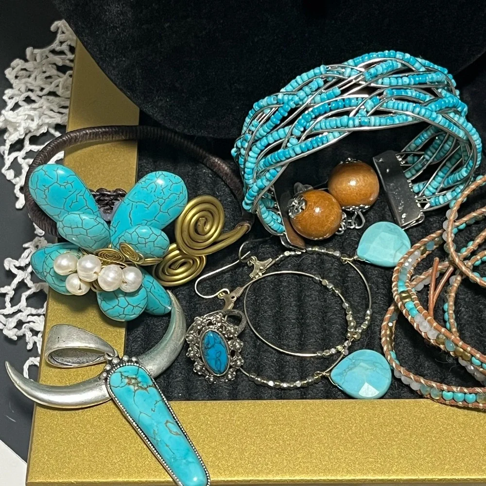 Turquoise and Silver Jewelry Lot - Picture 5 of 13